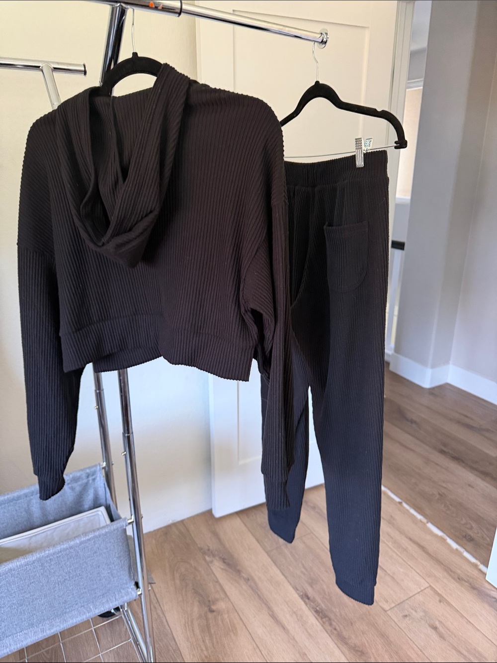 Women’s ALO Yoga Black Ribbed Hoodie & Joggers Set - Picture 2 of 6